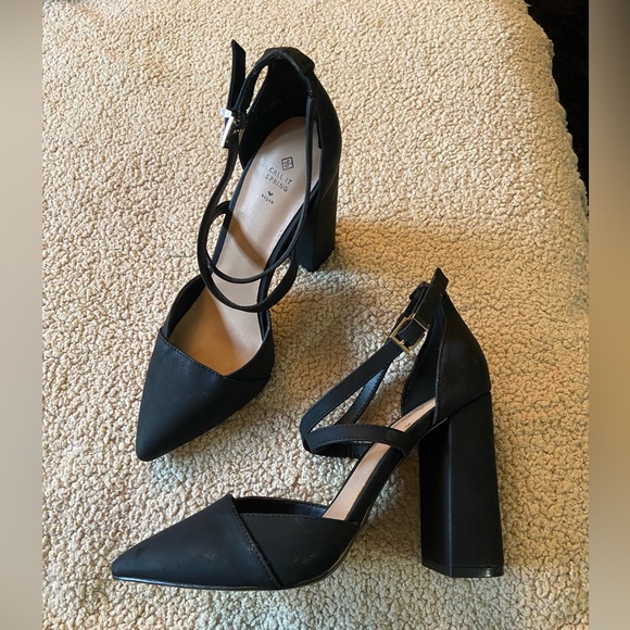 🌸 Call it Spring 🌸 “Adiralla” strappy black heel - Picture 2 of 10